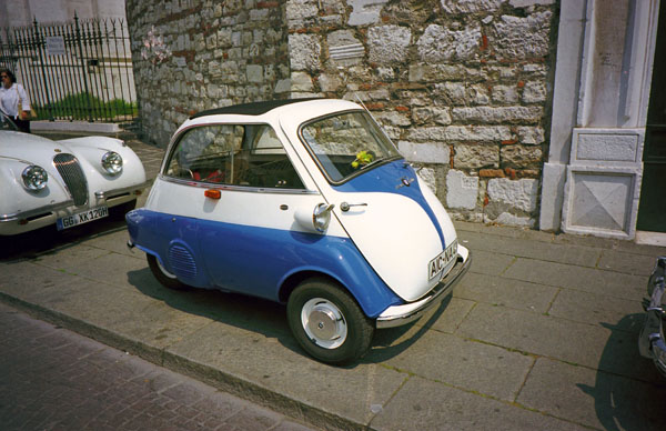 (07-2a)00-09-08 1962 BMW-Isetta 300(series2).jpg