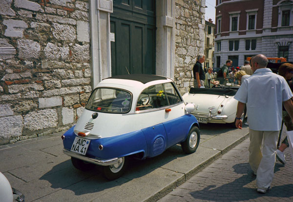 (07-2b)00-09-09 1962 BMW Isetta 300 Series2.jpg