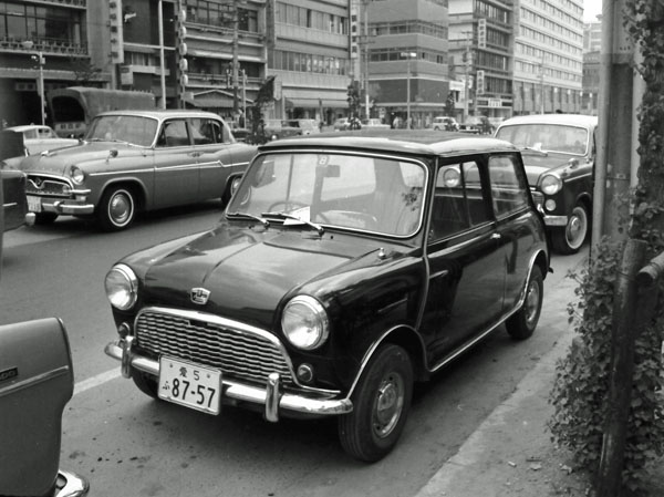 (07-3a)(117-28) 1960-61 Austin 850.jpg