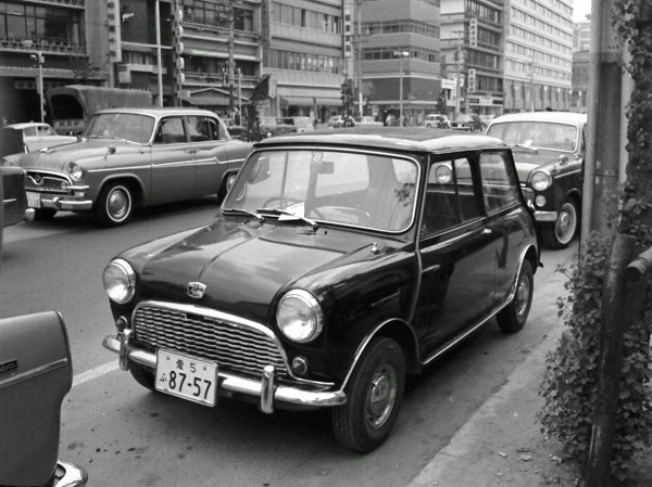 (07-3a)(117-28) 1960-61 Austin 850.jpg