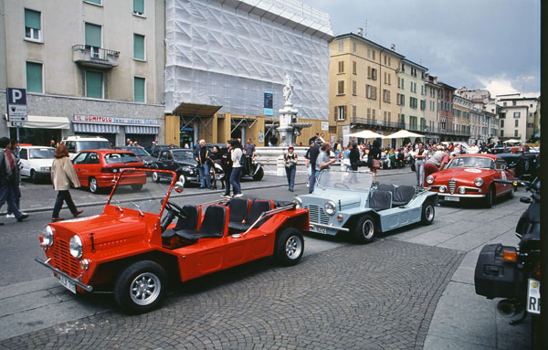 (07-9h)(97-16-25) 1963-66 Mini Moke.jpg