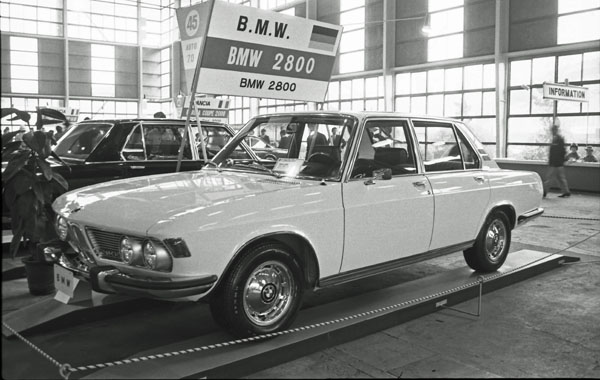 (08-1a)(218-08) 1970 BMW 2800 4dr Limousine.jpg