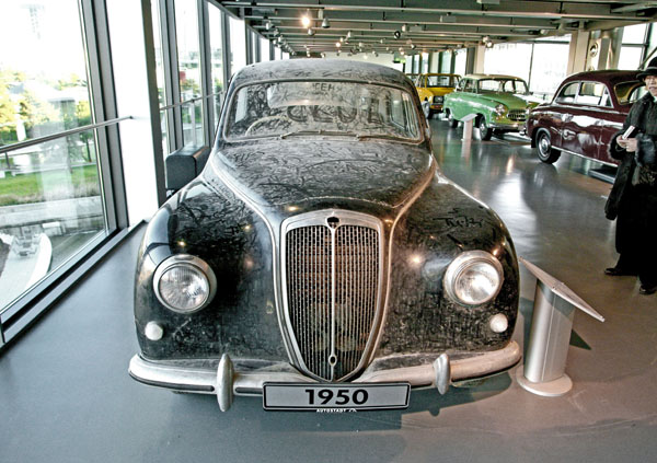 (08-1a)08-01-13_0262 1950 Lancia Aurelia B10.JPG