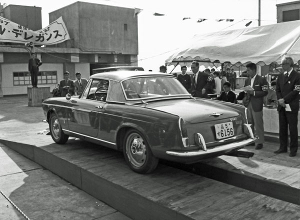 (08-1b)(138-58) 1962 Fiat 1500S Cabriolet.jpg