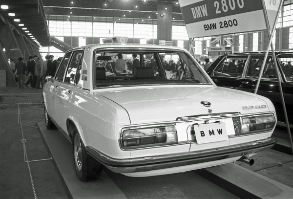 (08-1b)(218-09) 1970 BMW 2800 4dr Limousine.jpg