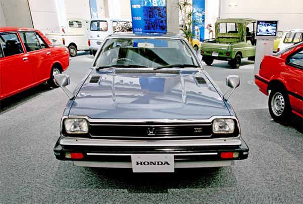 (08-1b)09-11-15_476 1981 Honda Prelude (水冷4サイクル直4OHC 1750cc 97ps／5300rpm).JPG