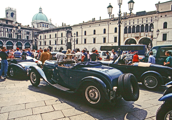 (08-1c)(00-07d-15) 1932 Bugatti Type 49 Roadster_edited-1.jpg