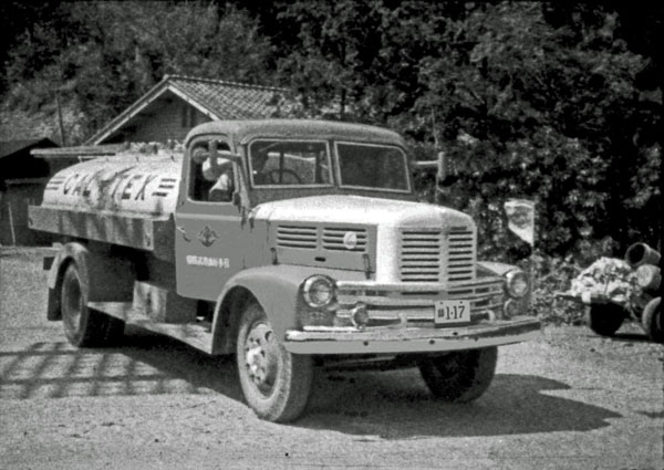 (08-3c) 1951年代　Isuzxu TX Truck.jpg