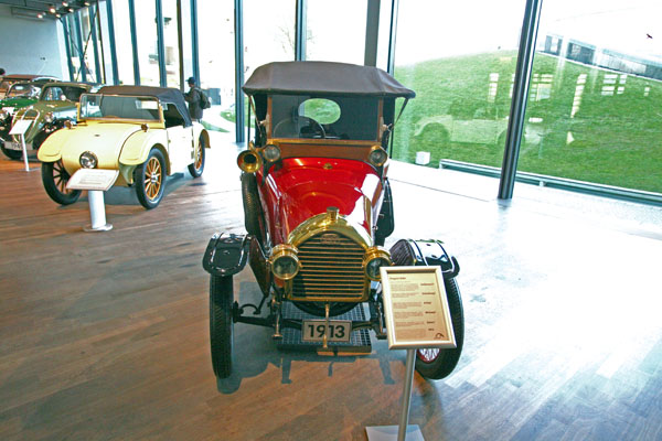 (08-4a) 1913 Bebe Peugeot (Bugatti T-19)（ＶＷ博物館）.JPG