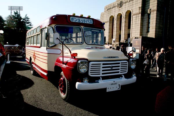 (08-4a)(08-11-30)_662 1965(ライト、グリルは1963-64の前期型） Isuzu BXD30 Bonnet Bus.JPG