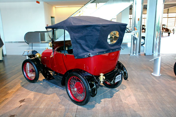 (08-4d) 1913 Bebe Peugeot(Bugatti T-19).JPG