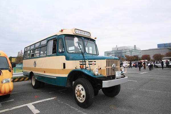 (08-5b)18-11-18_525 1968 Isuzu TSD40 Bus.JPG