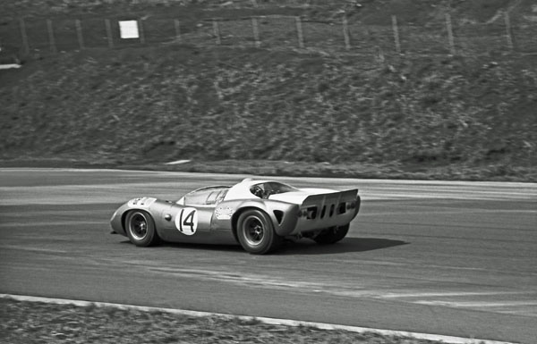 (08-7c)(181-27)#14 1966 Lola T-70.jpg