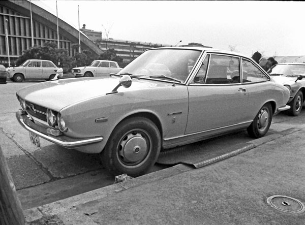 (08-9e)246-40 1969 Isuzu 117 Coupe.jpg