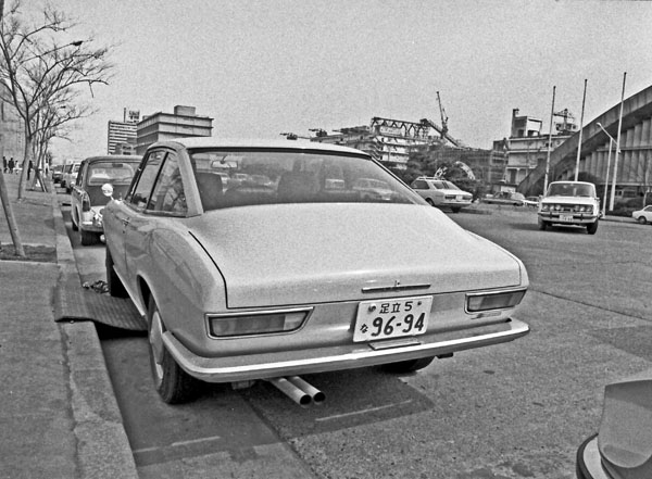 (08-9h)246-44 1969 Isuzu 117 Coupe.jpg