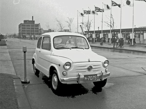 (09-1b)(117-31) 1964 Fiat 600D 2dr Berlina.jpg