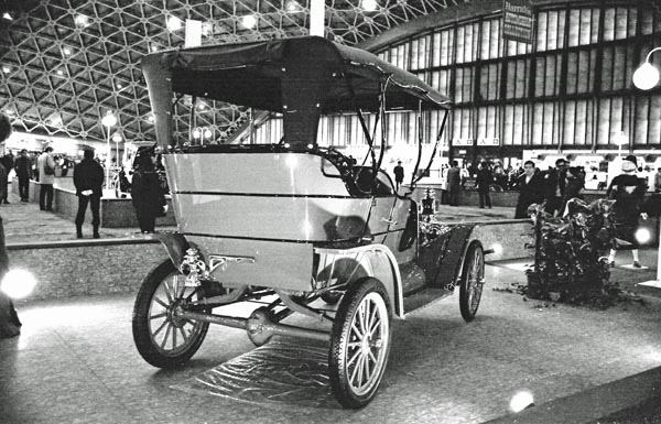 (09-1c)1909 253-09 1909 Ford Model T Touring.jpg