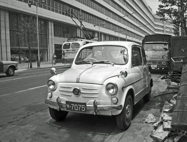 (09-2a)(155-71) 1964 Fiat 600D(後期型）Berlina.jpg