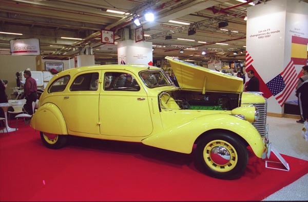 (09-3a)(02-20-19) 1939 Berliet Dauphine Saloon(仏).jpg