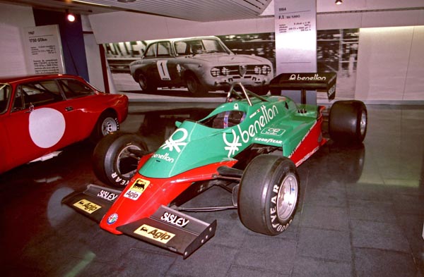 (09-3a)(97-09-13) 1984 Benetton-Alfa Romeo F1 184 turubo(Patrese).jpg