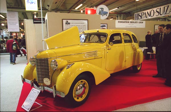 (09-3b)(02-20-18)1939 Berliet  Dauphine Saloon（仏）.jpg