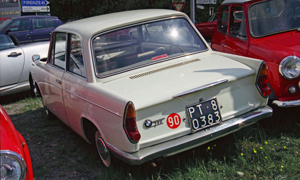 (09-4b)(01-33-36E) 1959-65 BMW 700 Sedan.jpg