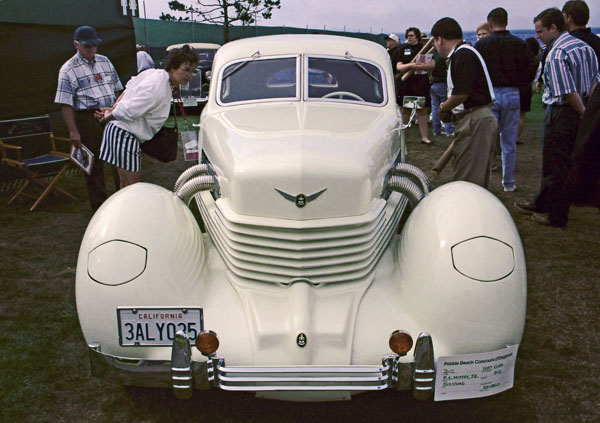 (09-7)(95-26-15) 1937 Cord Model 812 Beverly Sedan.jpg