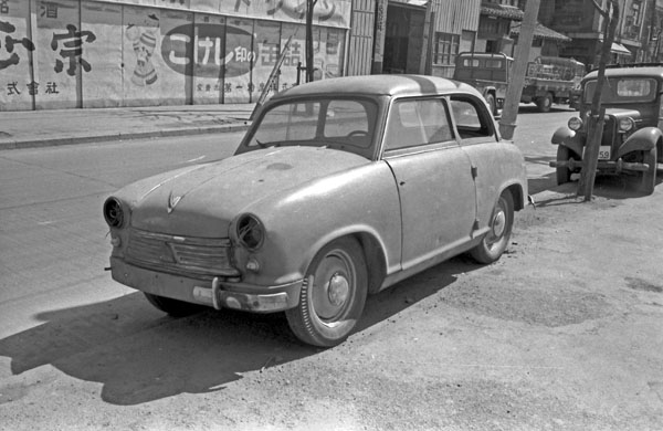 (10-1a)(054-24) 1953-57 Lloyd LP400 Limousine.jpg