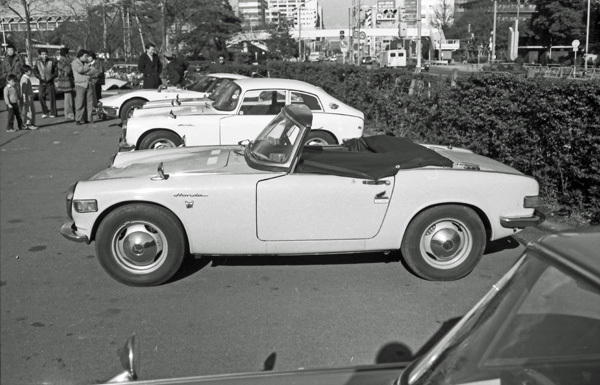 (10-1c)(319-22) 1969 Honda S800M (AS800).jpg