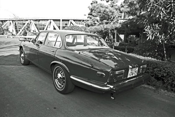 (10-2c)287-17 1973-79 Jaguar XJ6 Sr Ⅱ.jpg