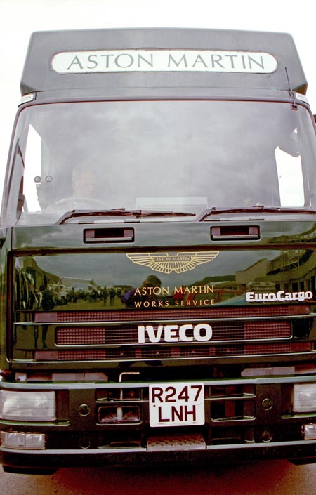 (11-1) 2000 AstonMartin Works ServiceTruck(IVECO).jpg