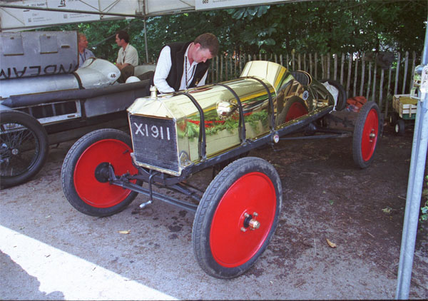 (11-1a) (04-24-02) 1911 Ford Model T Golden Ford.jpg