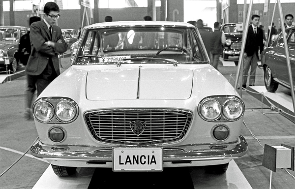 (11-1a)( 173-02) 1967 Lancia Flavia Pininfarina Coupe.jpg