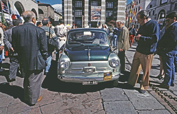 (11-1a)(97-17-17) 1956 Fiat Smart 600 Berlina.jpg