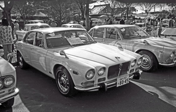 (11-1a)320-34 1972-77 Jaguar XJ12 Sr 1.jpg