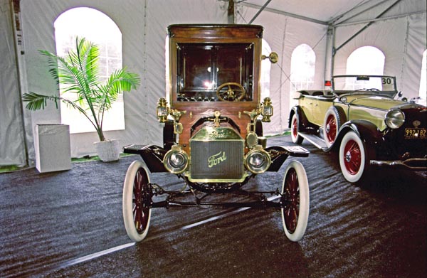(11-2a)(95-28-07) 1911 Ford Model T Town Car.jpg