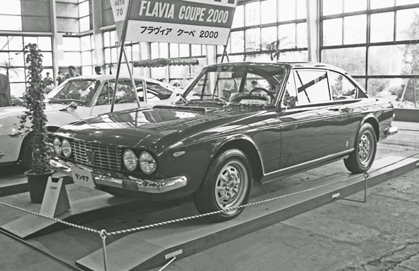 (11-6b)(218-12) 1970 Lancia Flavia Coupe 2000.jpg