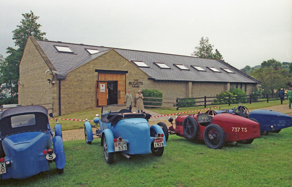 (12-1a)(04-32-33) The Bugatti Trust(ブガッティ資料の展示館).jpg