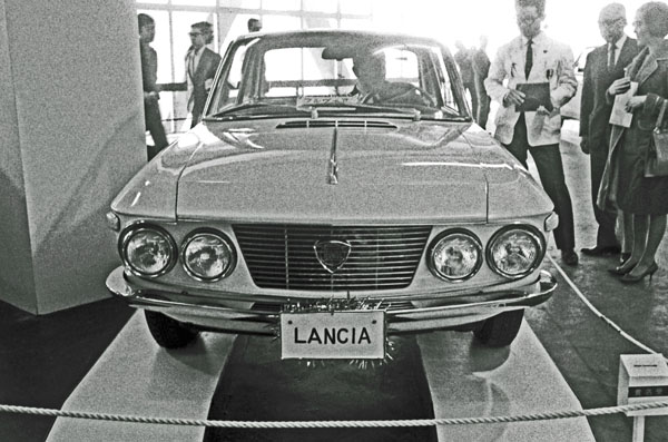(12-1a)(131-16) 1966 Lancia Fulvia Coupe.jpg