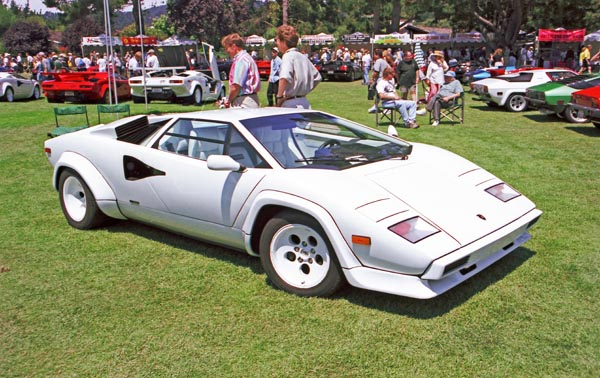 (12-1a)(98-17-11) 1982 Lamborghini Countach 5000S.jpg