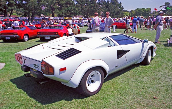 (12-1b)(98-17-10) 1982 Lamborghini Countach 5000S.jpg