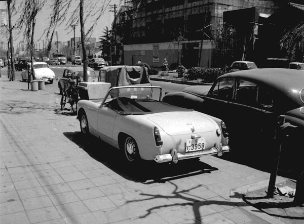 (13-1b)(104-02) 1961-62 Austin Healey SpriteⅡ.jpg