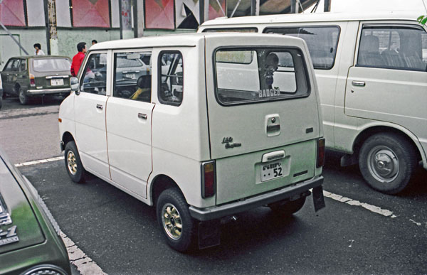 (13-1b)(81-08-26) 1972 Honda Life Stepvan.jpg