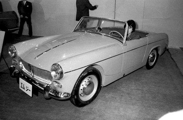 (13-1c)(085-17) 1961-62 MG Midget.jpg