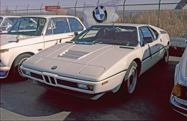 (13-2a)(81-11-05) 1978-81 BMW M1 Coupe.jpg