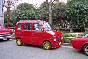 (14-1c)87-05-07 1972-74 Honda Life StepVan(サンルーフ付き）.jpg