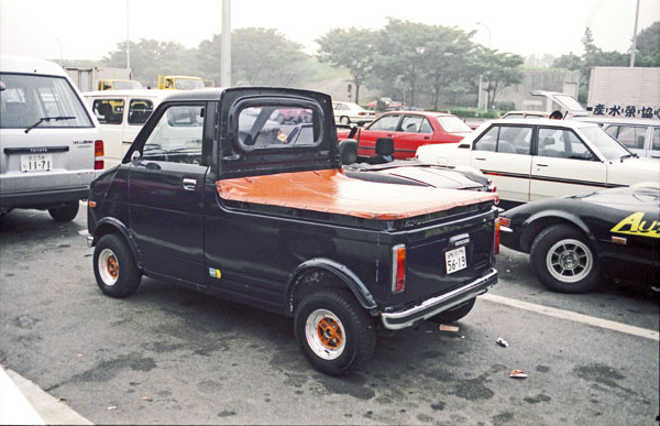 (15-2d)(84-06-13) 1973 Honda Life Pickup.jpg