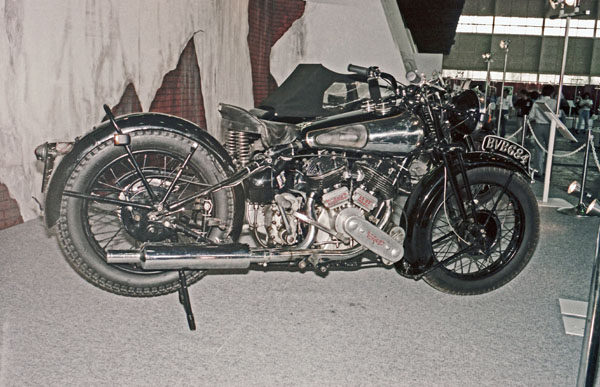 (16-2a)(83-02-08)1937 Brough Superior SS80.jpg