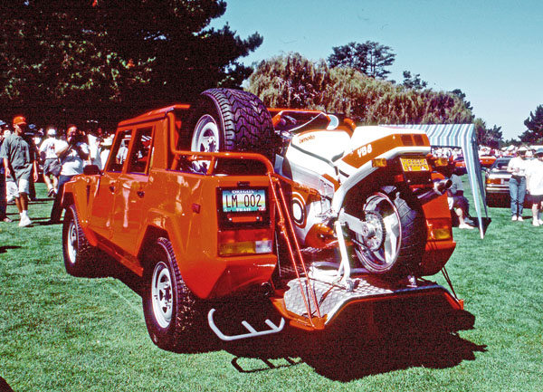 (16-3b) )(95-38-13) 1988-92 Lamborghini LM002.jpg