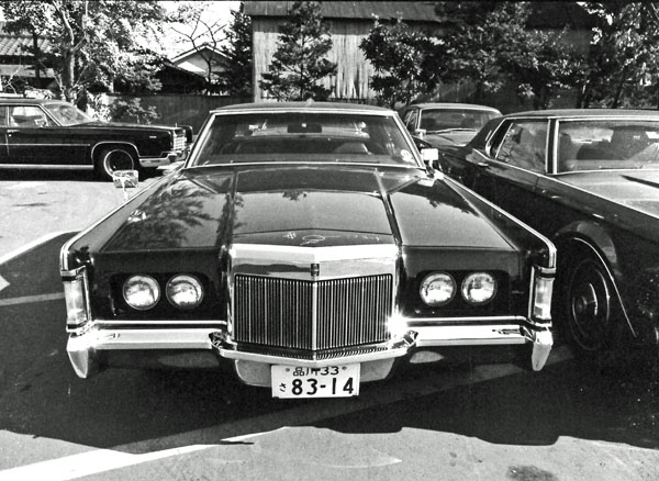 (169-1b)268-43 1969 Lincoln Continental  MkⅢ.jpg